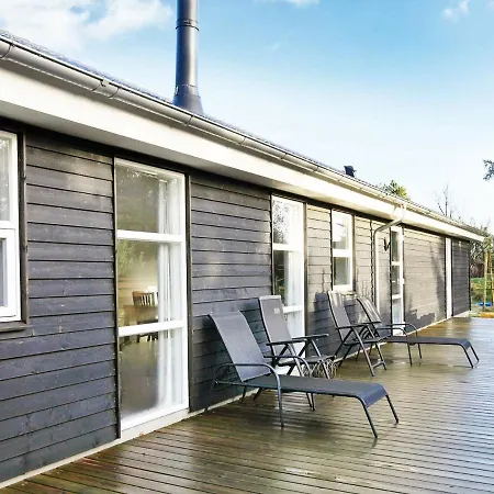 Dom wakacyjny Quaint Holiday In Bl Vand For Near Sea *